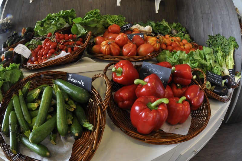 frutta verdura in cesti vimini