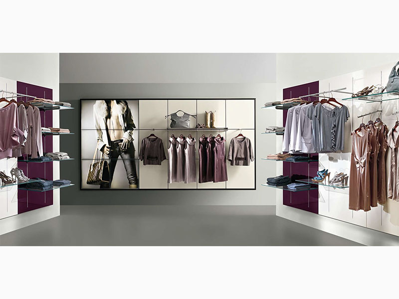 Arredamento negozio abbigliamento