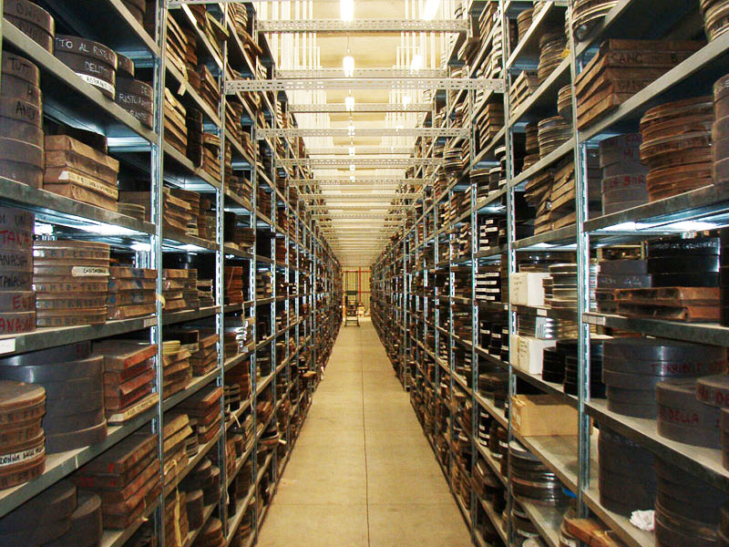 SCAFFALI METALLICI: per magazzino archivio guardaroba